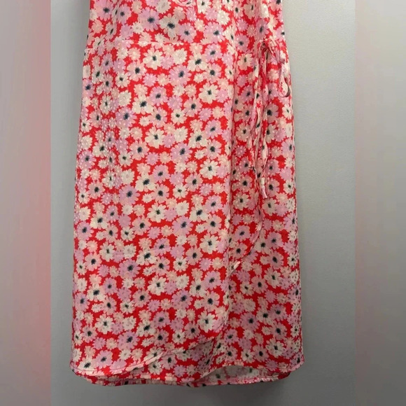 Altar’d State Floral halter mini dress size Medium - Picture 2 of 6